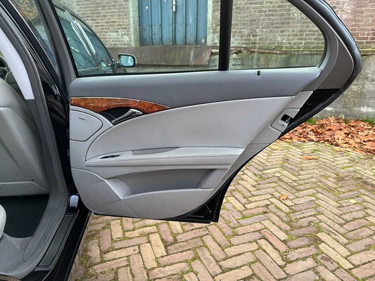 Mercedes-Benz E200 Limousine 2007 E-Klasse (Origineel-NL + 1e Eigenaar), 92-XK-RH Youngtimer