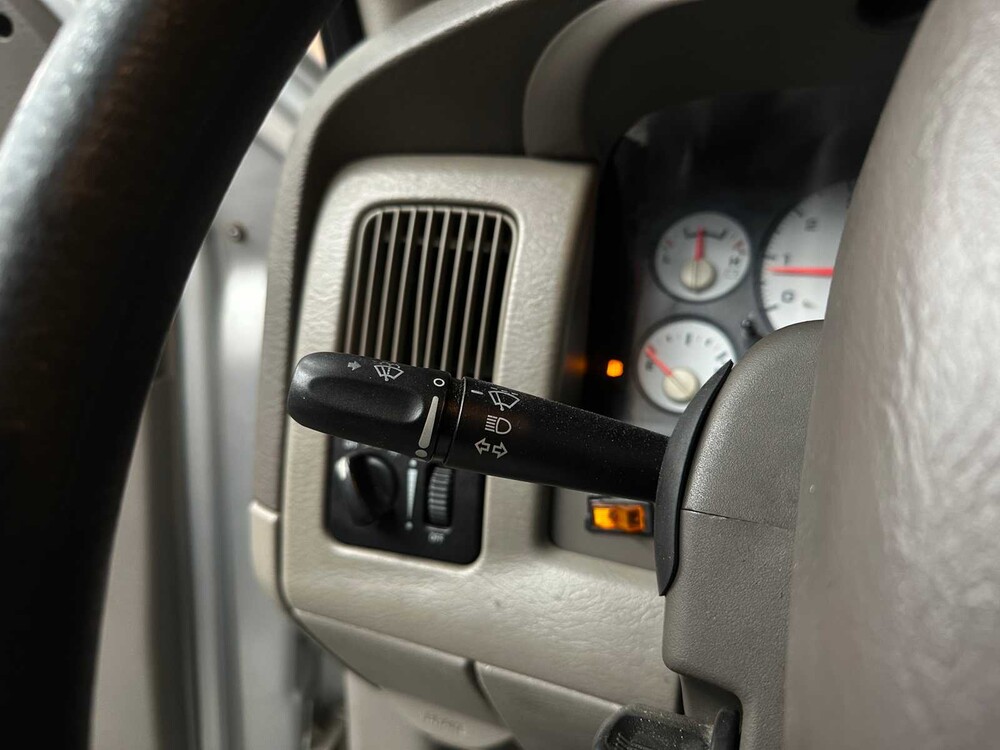 Dodge Ram 1500 4.7l V8 magnum 243pk 2002, VSZ-46-Z