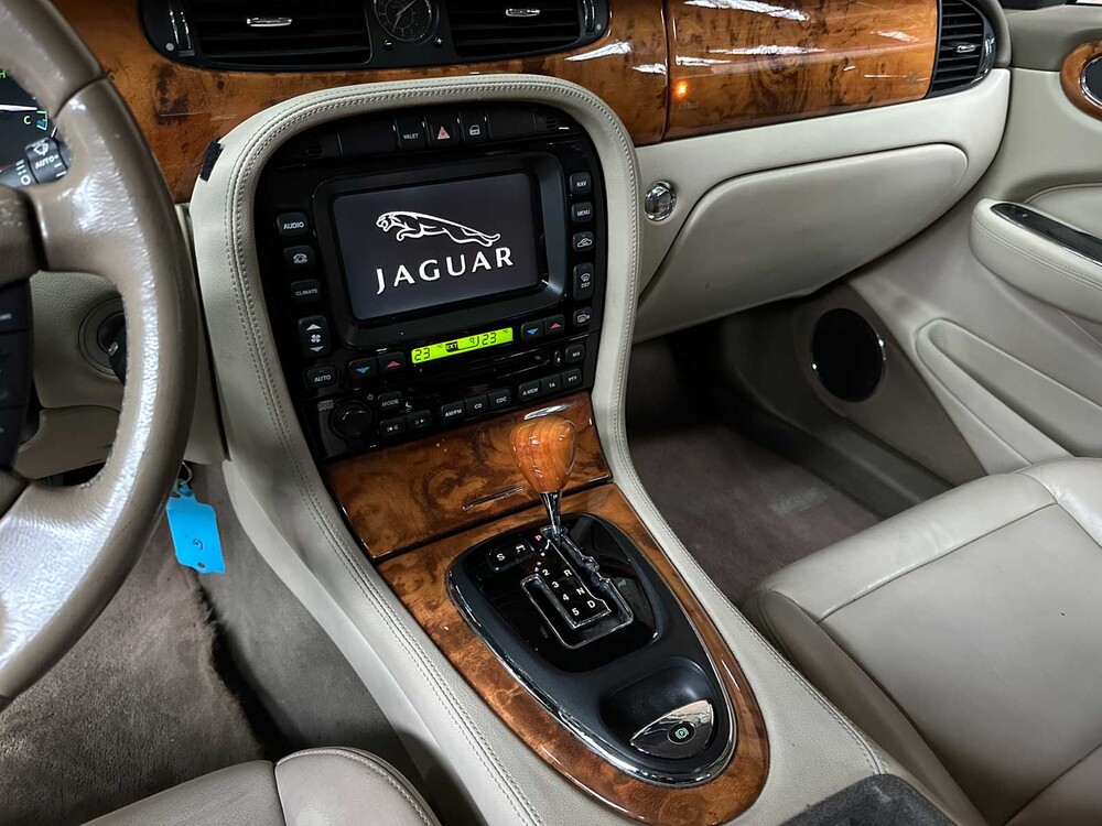 Jaguar XJ8 3.5 V8 258pk 2003 Youngtimer
