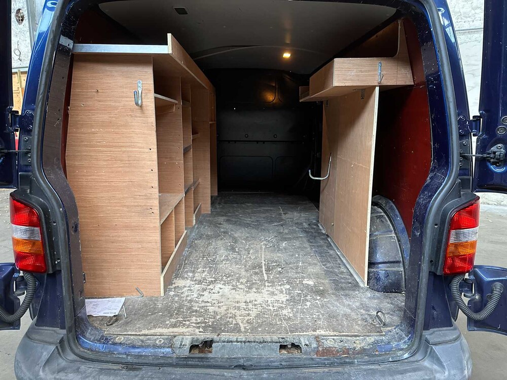 Volkswagen Transporter 2.5 TDI 340 L2H1 -Lang- 131PK 2007, 81-VGK-3