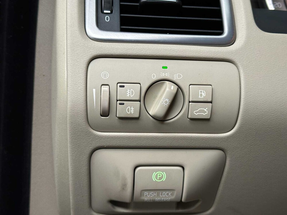 Volvo V70 1.6 T4 Lim. Edition 179PK 20011, 42-RRK-6