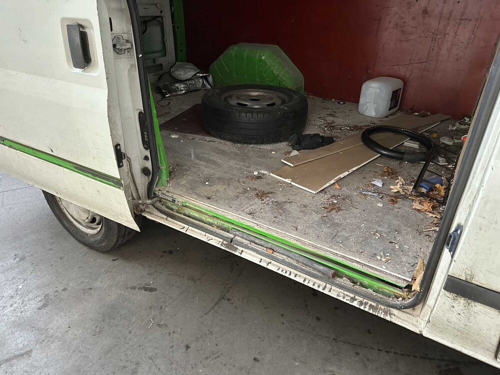 Ford Transit 260S 2.0TDdi 86HP 2003, 33-BK-DB