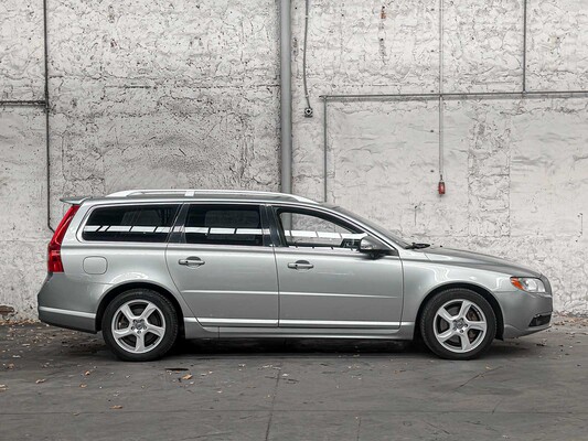 Volvo V70 3,0 T6 Allradantrieb Summum 286 PS 2008, JNJ-06-P