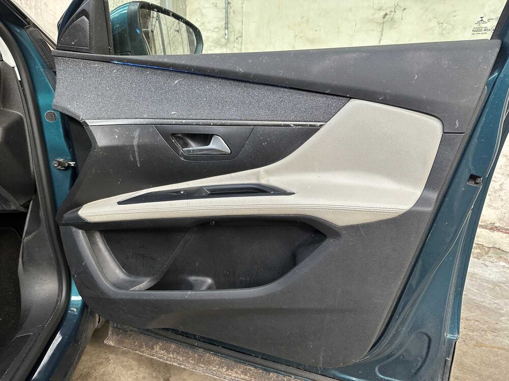 Peugeot 5008 1.6 PureT. BL. Prem. 181pk 2019, XH-072-L