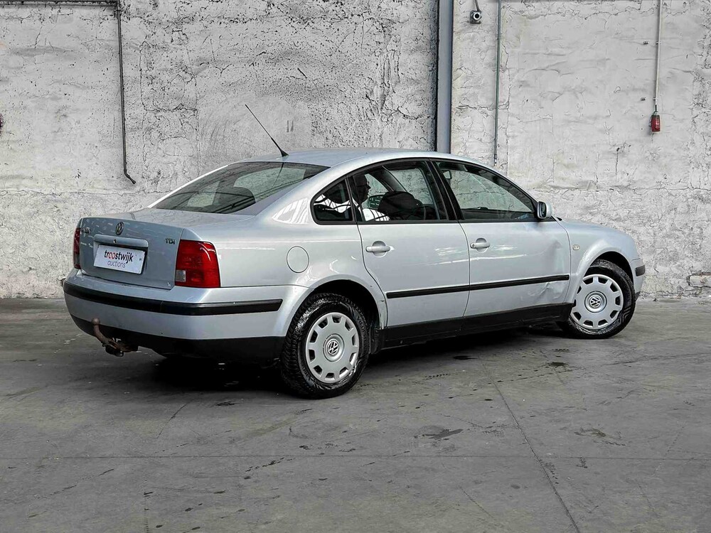 Volkswagen Passat 1.9 TDI Trendline 90hp 2000, 06-FD-FF