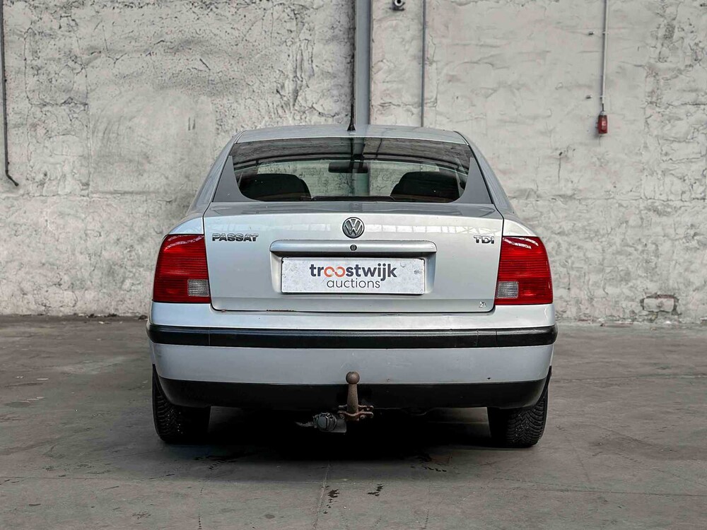 Volkswagen Passat 1.9 TDI Trendline 90hp 2000, 06-FD-FF