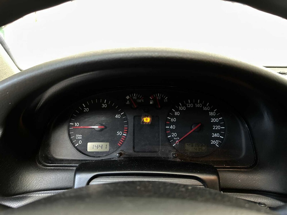 Volkswagen Passat 1.9 TDI Trendline 90hp 2000, 06-FD-FF