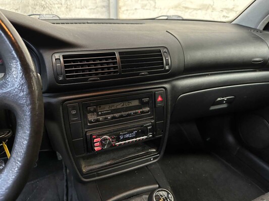 Volkswagen Passat 1.9 TDI Trendline 90pk 2000, 06-FD-FF