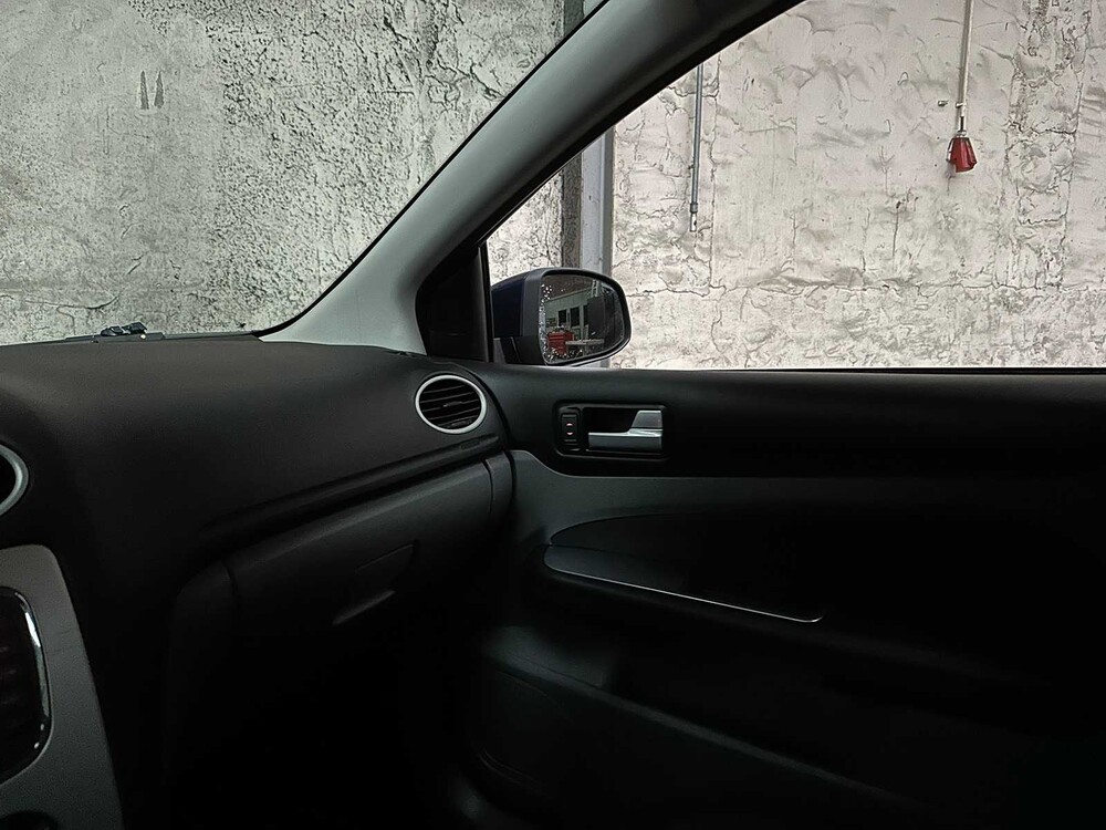 Ford Focus Kombi 1,6 Comfort 101 PS 2012, 01-SZV-4