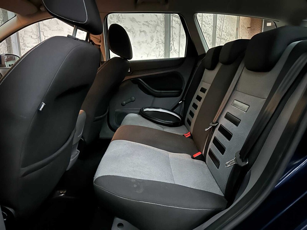 Ford Focus Kombi 1,6 Comfort 101 PS 2012, 01-SZV-4