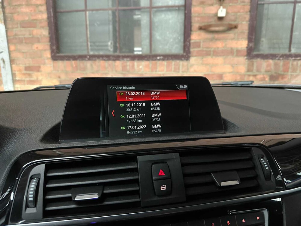 BMW 118i Corporate Lease High Executive 1-serie 136PK 2018