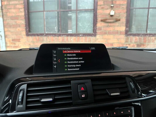 BMW 118i Corporate Lease High Executive 1-serie 136PK 2018