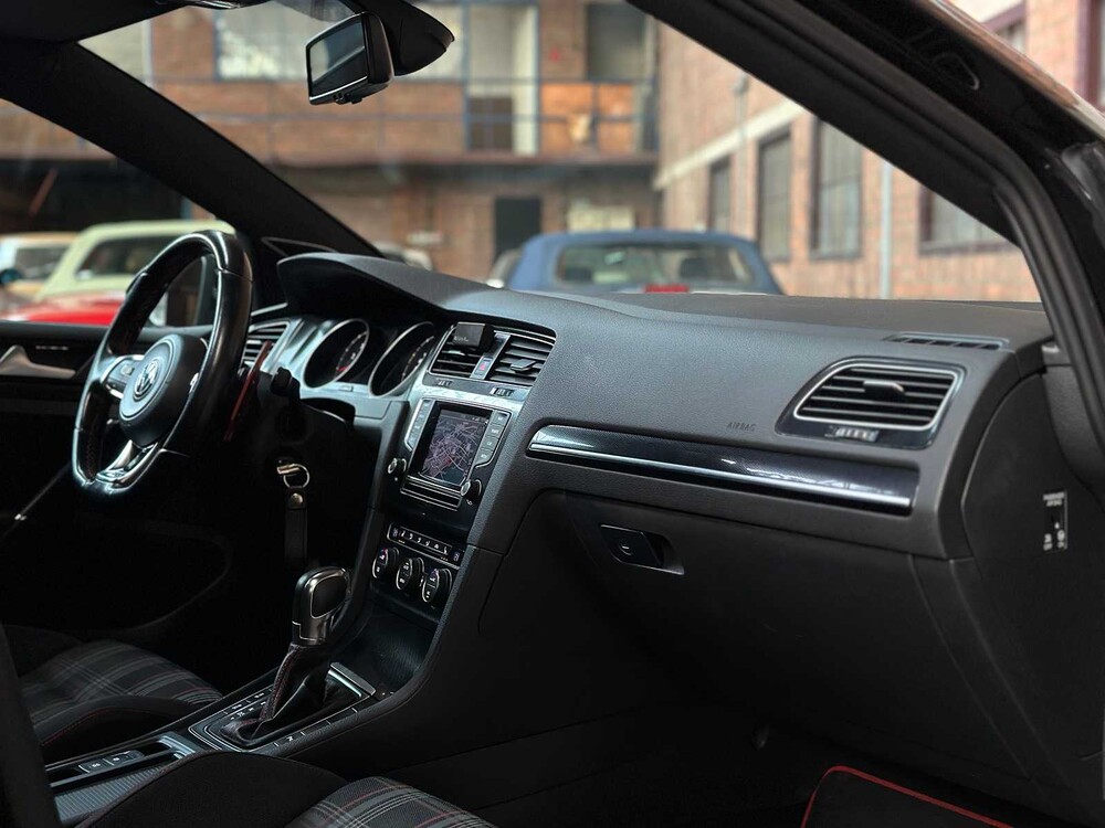 Volkswagen Golf GTI Performance VII 2.0 TSI Golf 7 230pk 2014, TV-769-S