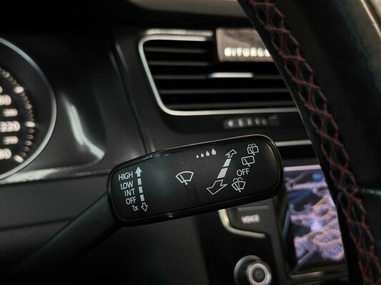 Volkswagen Golf GTI Performance VII 2.0 TSI Golf 7 230pk 2014, TV-769-S