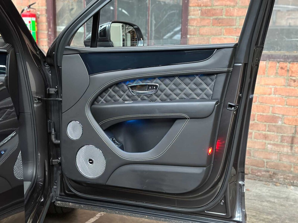 Bentley Bentayga 4.0 V8 First-Edition 550pk 2021