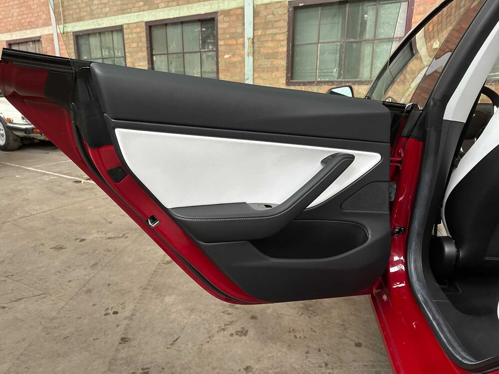 Tesla Model 3 Long Range AWD 75kWh 441pk 2019, G-003-LT