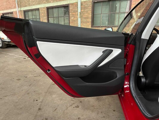 Tesla Model 3 Long Range AWD 75kWh 441pk 2019, G-003-LT