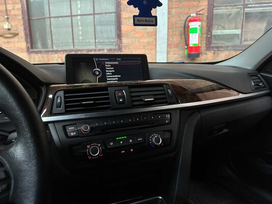 BMW 320i High Executive 184pk 2012 3-serie, 75-XGB-4