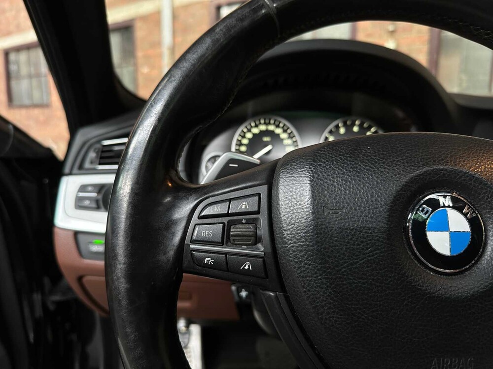 BMW 550i 4.4 V8 High Executive M-Sport F11 408pk 2011 5-serie Touring, HP-259-J
