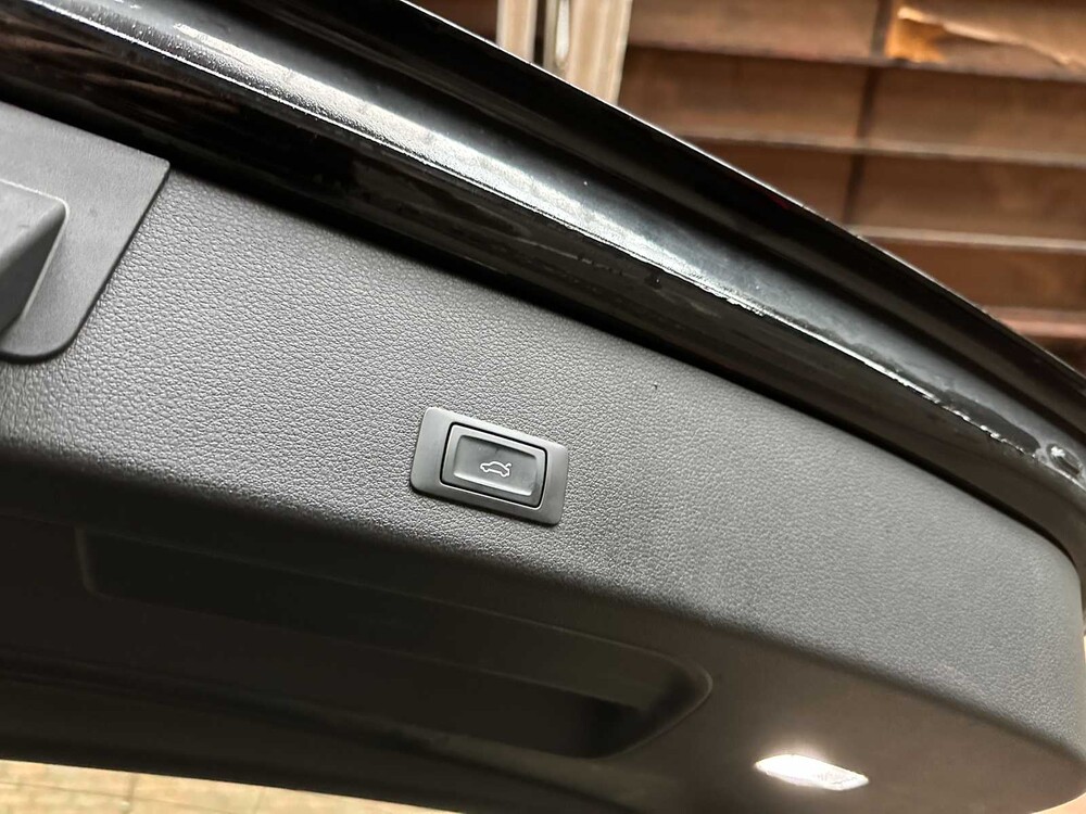 Audi e-tron 50 Quattro Edition 71 kWh 313pk 2020 (Origineel-NL + 1e Eigenaar), J-904-HF