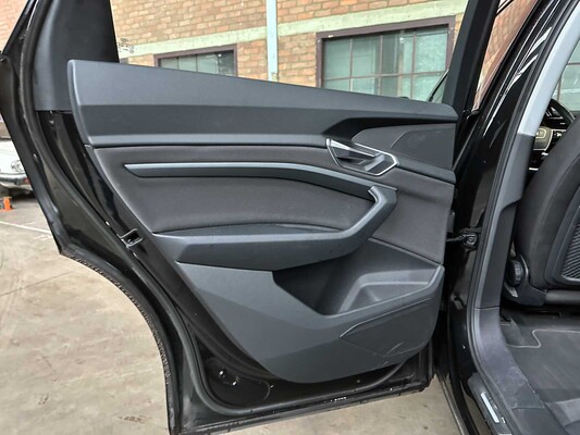 Audi e-tron 50 Quattro Edition 71 kWh 313pk 2020 (Origineel-NL + 1e Eigenaar), J-904-HF