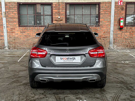 Mercedes-Benz GLA200 CDI Ambition 136pk 2015 GLA-klasse, N-761-BJ