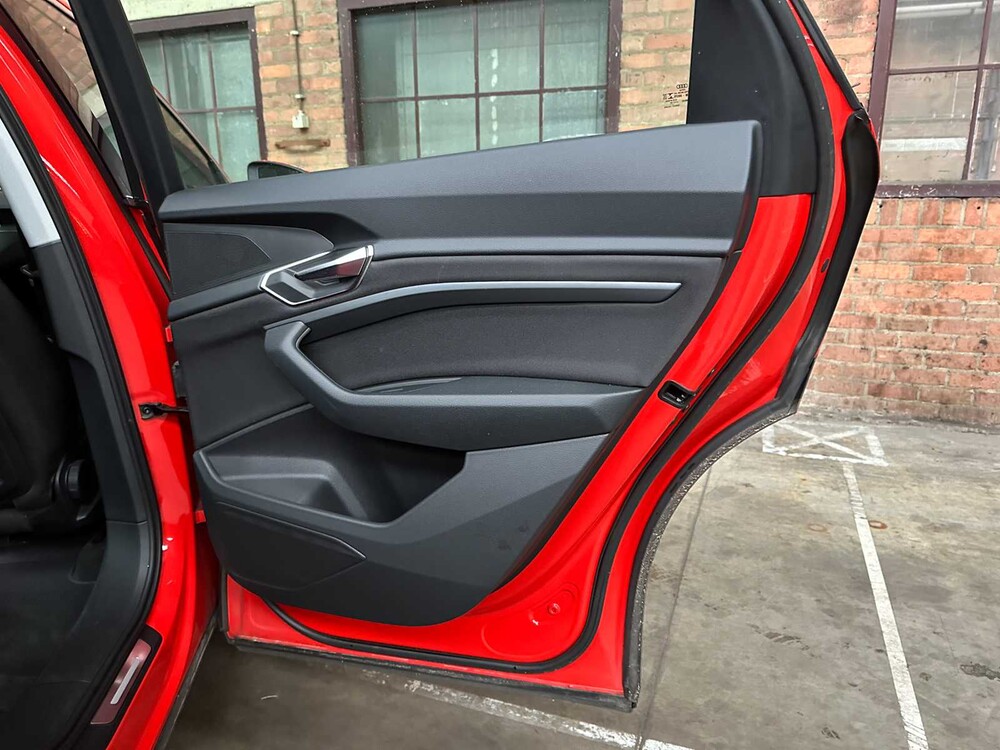 Audi e-tron 50 Quattro Edition 71 kWh 313pk 2020 (Origineel-NL), J-388-LL