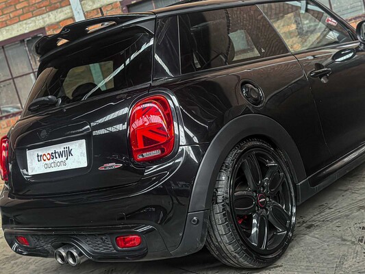 Mini Cooper S 2.0 JCW 400 PS 2014 (Original-NL), 3-XDD-09