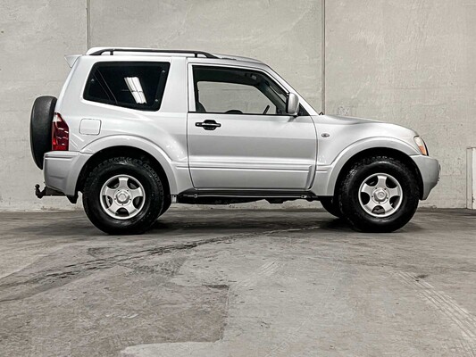 Mitsubishi Pajero 3.2 Di-D GLX HR 160hp 2004 (Original-NL), 32-BL-DK