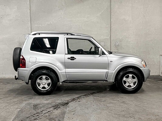 Mitsubishi Pajero 3.2 Di-D GLX HR 160hp 2004 (Original-NL), 32-BL-DK