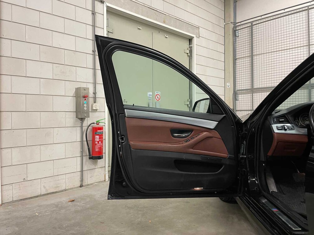 BMW 535i High Executive M Sport 306PS 2013 5er, S-184-HK