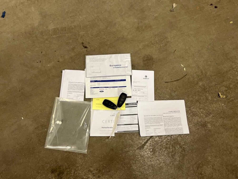 Ford Kuga 2.5 PHEV Titan 152PS 2021 (Original-NL), L-982-HN