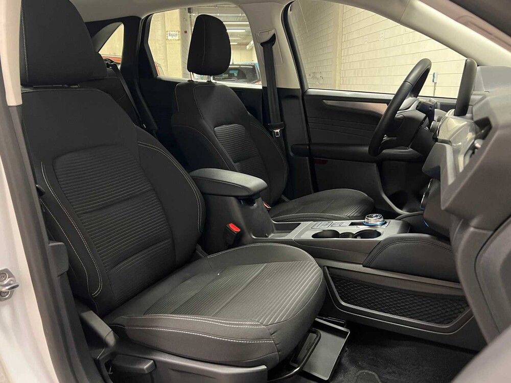 Ford Kuga 2.5 PHEV Titan 152PS 2021 (Original-NL), L-982-HN