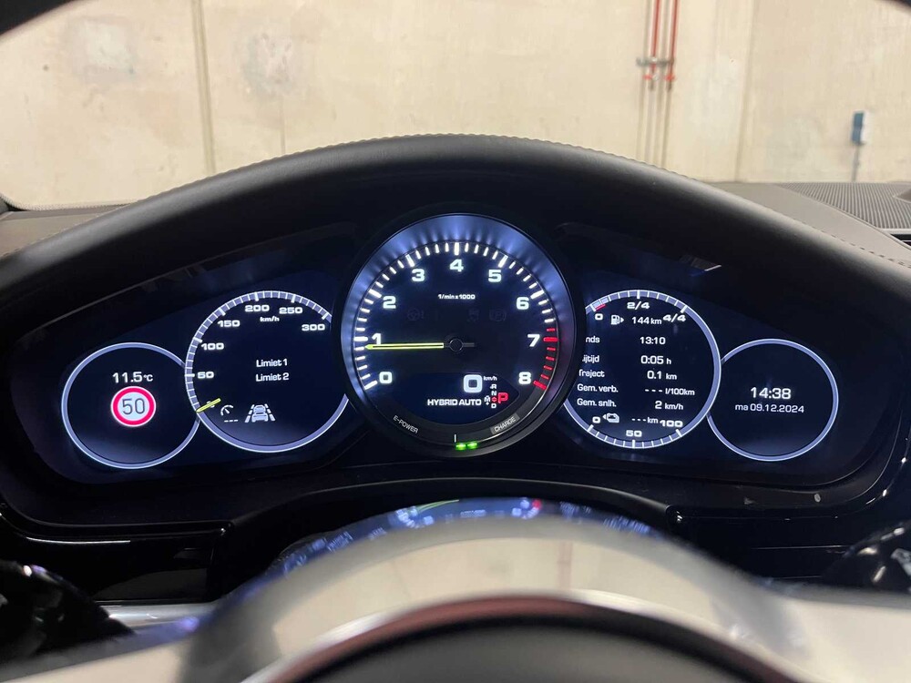 Porsche Panamera Sport Turismo 4 E-Hybrid 2.9 V6 Sport-Chrono 462PS 2019 FACELIFT, N-749-HR