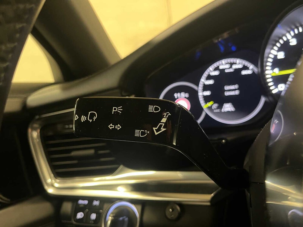 Porsche Panamera Sport Turismo 4 E-Hybrid 2.9 V6 Sport-Chrono 462PS 2019 FACELIFT, N-749-HR