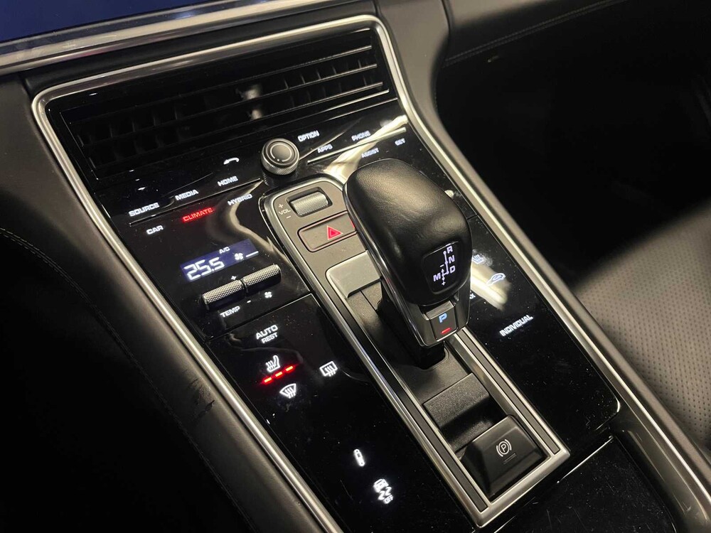 Porsche Panamera Sport Turismo 4 E-Hybrid 2.9 V6 Sport-Chrono 462PS 2019 FACELIFT, N-749-HR