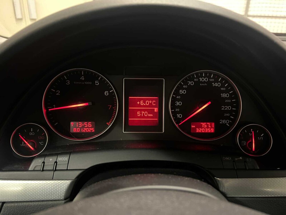 Audi A4 Limousine 1.6 Exclusive 102pk 2003 (Origineel-NL), 83-LS-JL Youngtimer