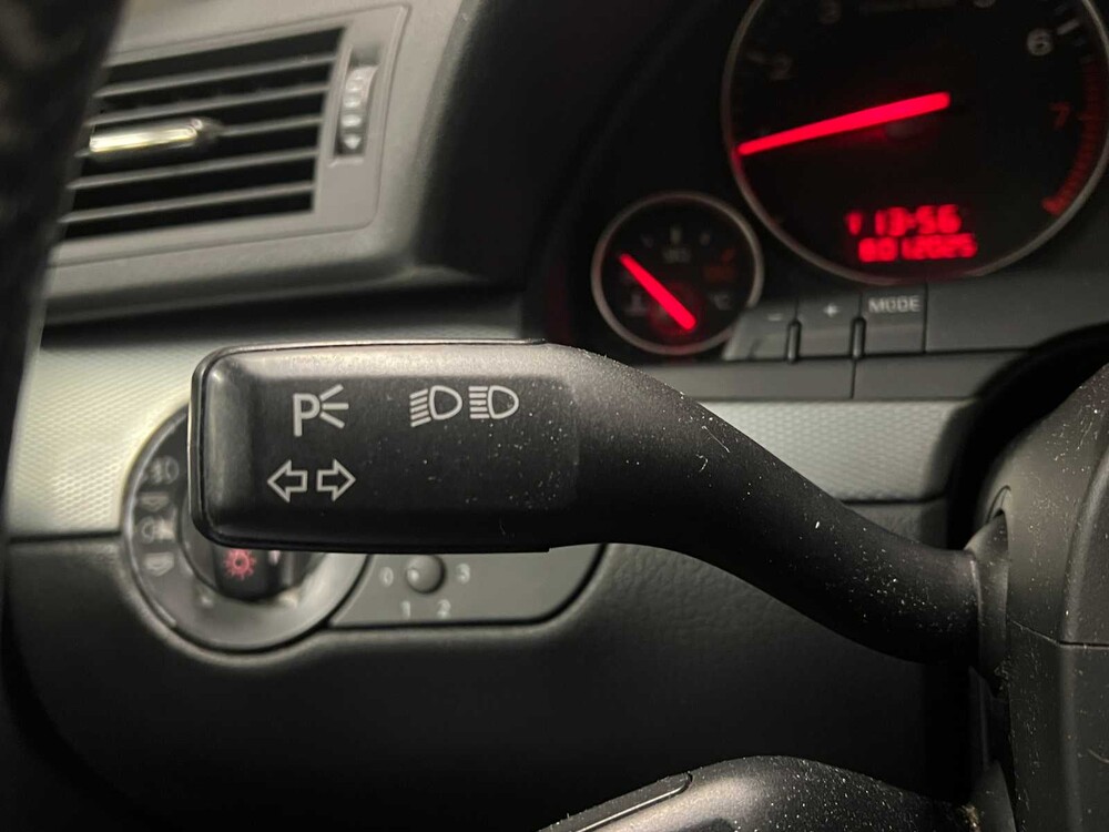 Audi A4 Limousine 1.6 Exclusive 102pk 2003 (Origineel-NL), 83-LS-JL Youngtimer