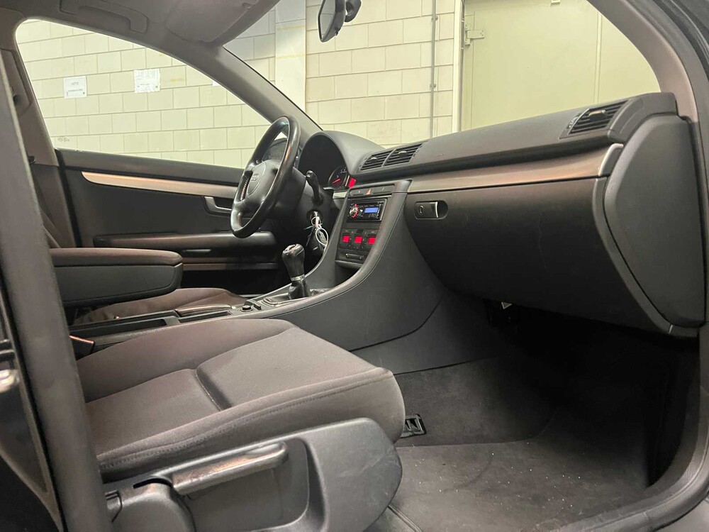 Audi A4 Limousine 1.6 Exclusive 102pk 2003 (Origineel-NL), 83-LS-JL Youngtimer