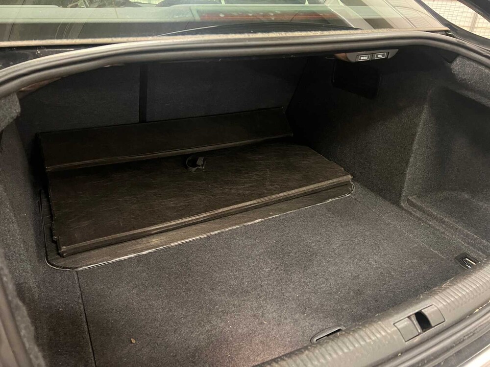 Audi A4 Limousine 1.6 Exclusive 102pk 2003 (Origineel-NL), 83-LS-JL Youngtimer