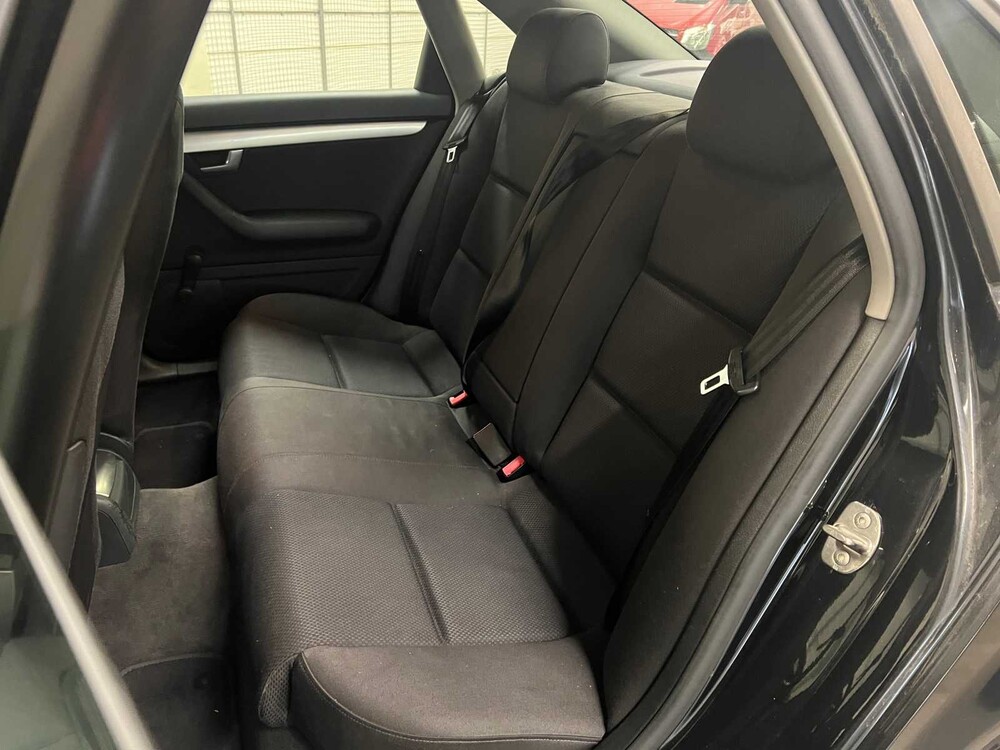 Audi A4 Limousine 1.6 Exclusive 102pk 2003 (Origineel-NL), 83-LS-JL Youngtimer