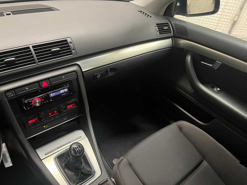 Audi A4 Limousine 1.6 Exclusive 102pk 2003 (Origineel-NL), 83-LS-JL Youngtimer