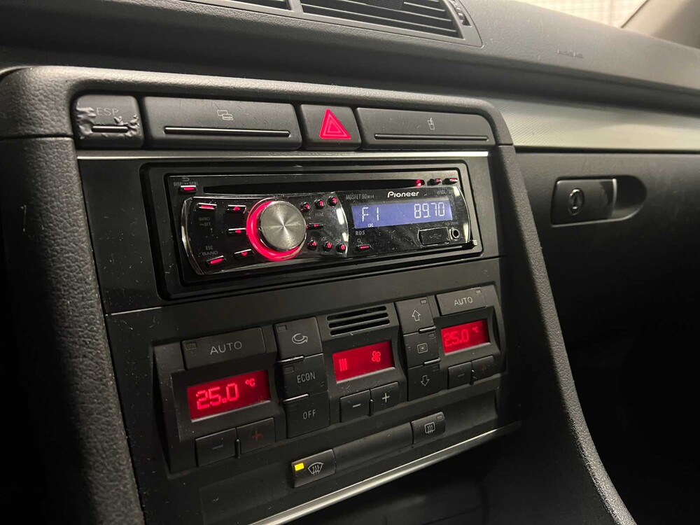 Audi A4 Limousine 1.6 Exclusive 102pk 2003 (Origineel-NL), 83-LS-JL Youngtimer