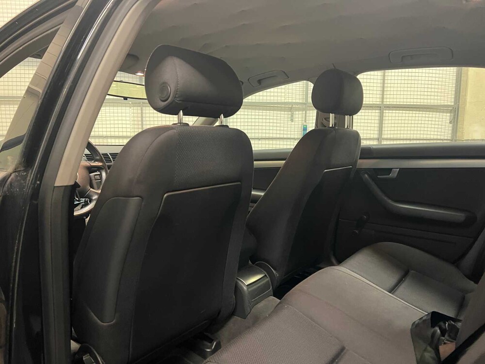 Audi A4 Limousine 1.6 Exclusive 102pk 2003 (Origineel-NL), 83-LS-JL Youngtimer