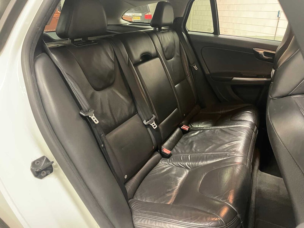 Volvo V60 1.6 T3 Kinetic 150pk 2011 (Origineel-NL), 36-PGK-5