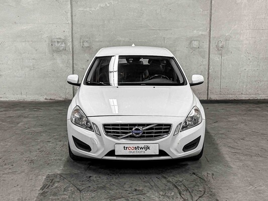 Volvo V60 1.6 T3 Kinetic 150hp 2011 (Original-NL), 36-PGK-5