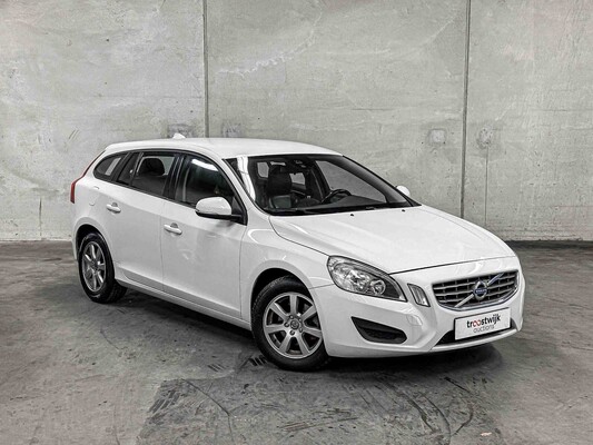 Volvo V60 1.6 T3 Kinetic 150hp 2011 (Original-NL), 36-PGK-5