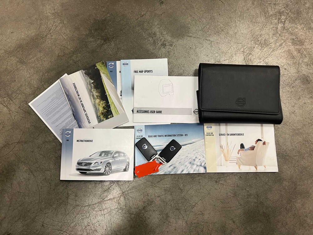 Volvo V60 1.6 D2 Summum 114pk 2013 (Origineel-NL), SX-575-L