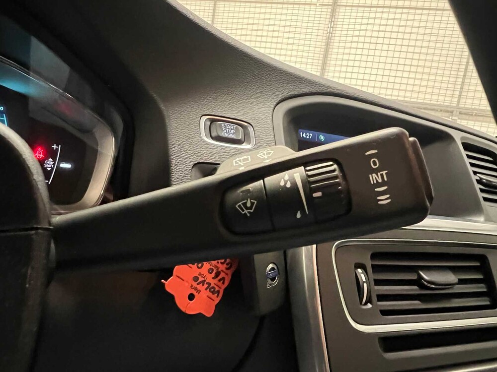 Volvo V60 1.6 D2 Summum 114pk 2013 (Origineel-NL), SX-575-L