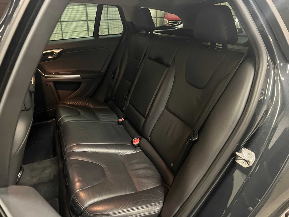 Volvo V60 1.6 D2 Summum 114pk 2013 (Origineel-NL), SX-575-L